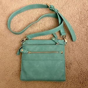 GREEN BIG BUDDHA ORGANIZER HANDBAG--$35
